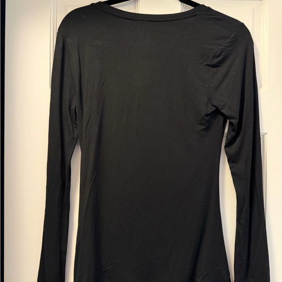Express Black Ruched V-Neck Long Sleeve Top with Center Gather - Picture 2 of 2